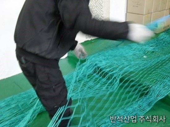 조립장 — 규격 외 주문도 직접 생산·조립