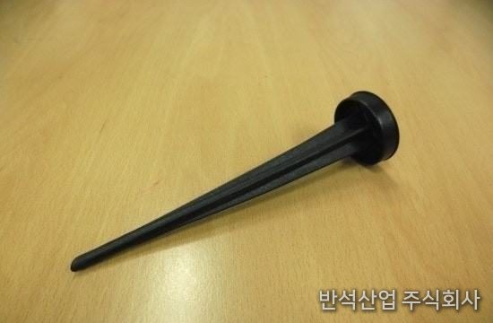 다양한 종류의 고정핀 (플라스틱)