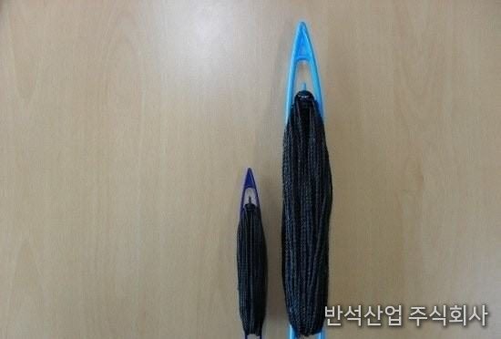 방조망 연결사가 감겨 있는 바늘대
